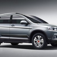 Haval H6: справа сбоку