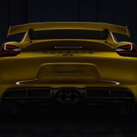 Porsche Cayman GT4: сзади