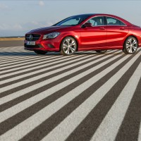 Mercedes CLA-klass sedan: слева сбоку