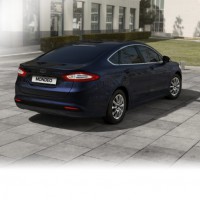 Ford Mondeo V sedan: сзади справа