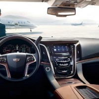Cadillac Escalade: салон спереди