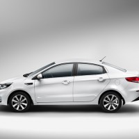 KIA Rio sedan: слева сбоку