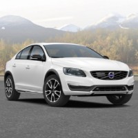 VOLVO S60 Cross Country: спереди справа