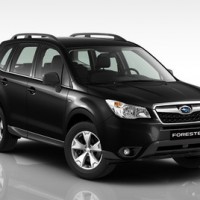 Subaru Forester: справа спереди