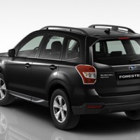 Subaru Forester: слева сзади