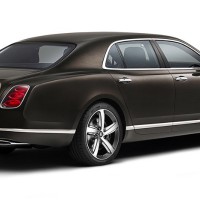 NEW Bentley Mulsanne Speed: справа сзади