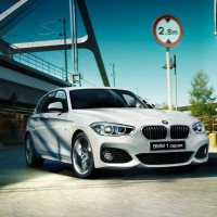 BMW 1ER hatchback 5d: спереди справа