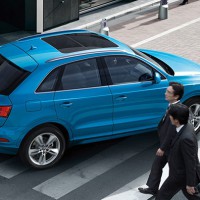 Audi Q3: справа сверху