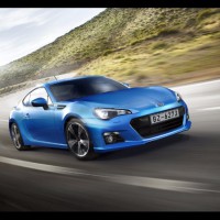 Subaru BRZ: спереди справа