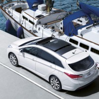 Hyundai i40 wagon: сзади слева сверху